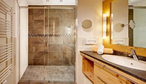 Suite with Balcony and Mountain View