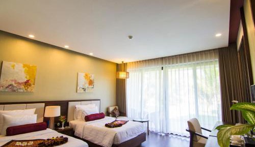 Front Beach Villa Suite Twin Room