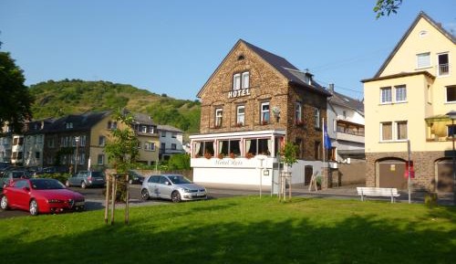 Single Room with Shared Bathroom