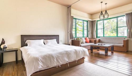 Deluxe Bungalow with Garden View