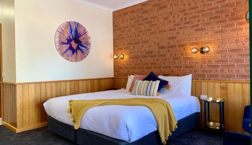 Deluxe Suite with Spa Bath