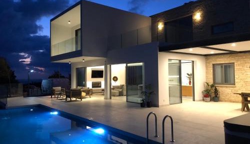 Deluxe Villa