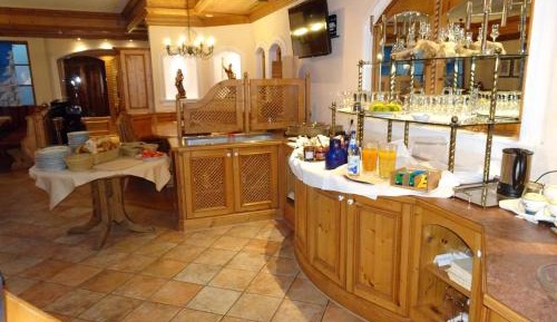 Budget Single Room with Shared Bathroom