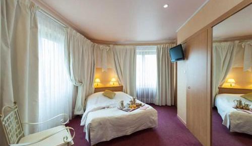 Double or Twin Room with Shower