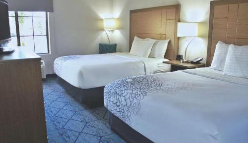 Deluxe Queen Room with Two Queen Beds