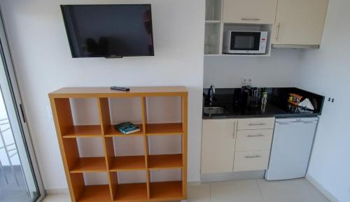 One-Bedroom Apartment with Sea View