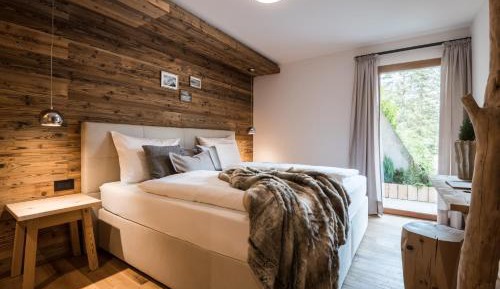 Apartment with Mountain View