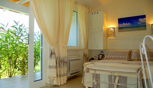 Superior Family Room (2 Adults + 2 Children)