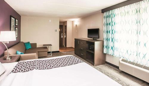 Executive King Room with Sofa Bed