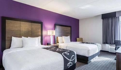 Deluxe Queen Room with Two Queen Beds - Non-Smoking