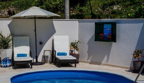 Comfort Studio Apartment with Balcony