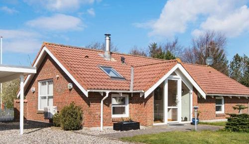 Three-Bedroom Holiday Home 