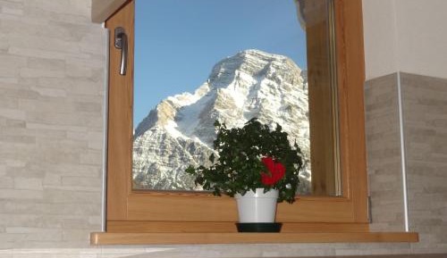 Two-Bedroom Apartment with Two Balconies