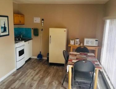 One-Bedroom Suite with Kitchen