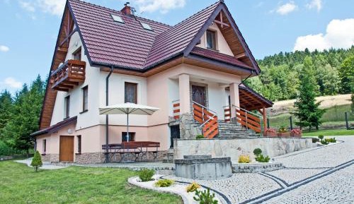 Four-Bedroom Apartment (8 Adults)