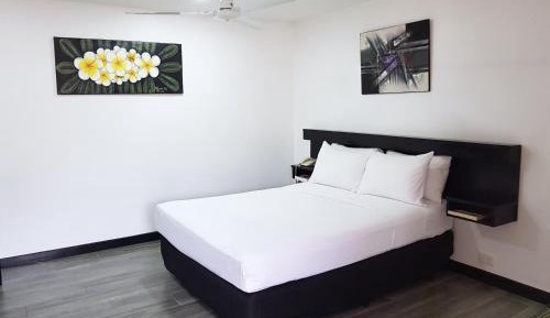 Premier Queen Room