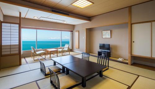 Japanese-Style Triple Room - Breakfast Included