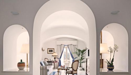 Junior Suite with Pool View