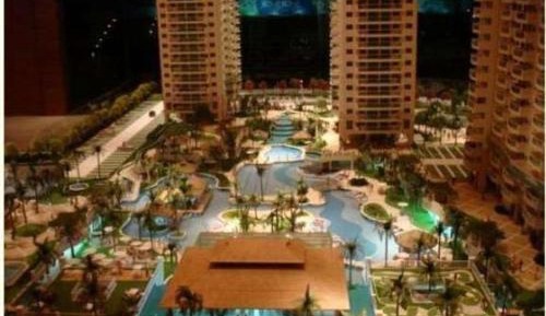 Apartment with Pool View 