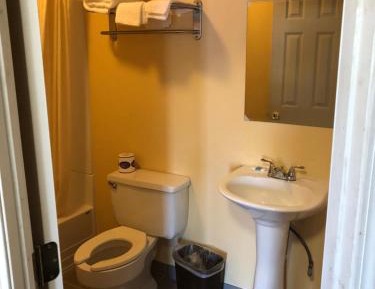 Standard King Room - Non-Smoking 