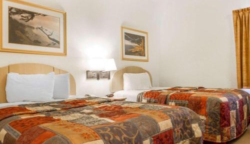 Double Room with Two Double Beds - Disability Access/Non-Smoking