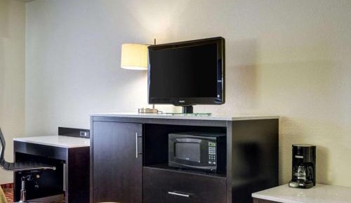 Queen Room with Two Queen Beds - Smoking