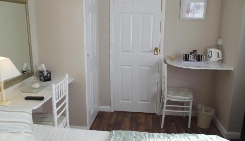 Single Room (dogs welcome)