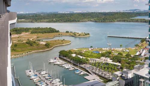Apartment with Marina Sea View