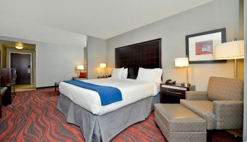 Standard King Room with Sofa Bed - Non-Smoking