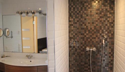 Deluxe Suite with Sea View