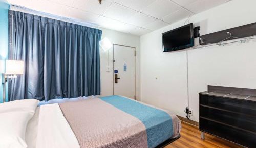 King Room - Non-Smoking