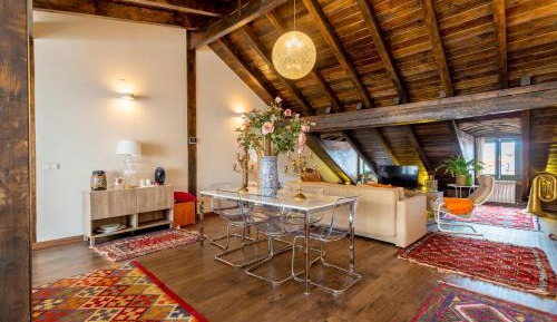 Penthouse Apartment with Interior Terrace 3A