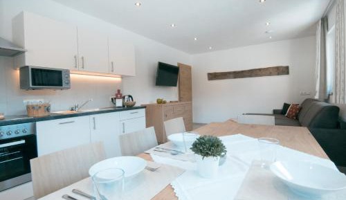 Apartment with Mountain View