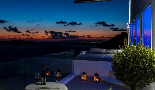 Cave House Suite with Caldera View