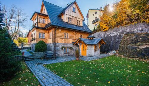 Seven-Bedroom House