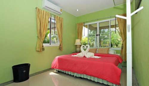 Deluxe Bungalow with Garden View