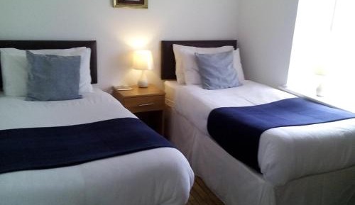 Twin Room with Private Bathroom