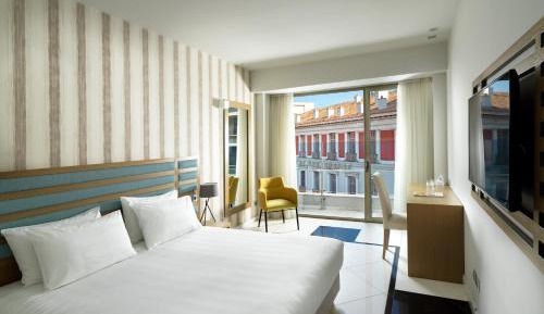 Deluxe Room with City View