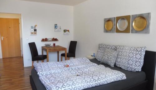 Apartment with Mountain View