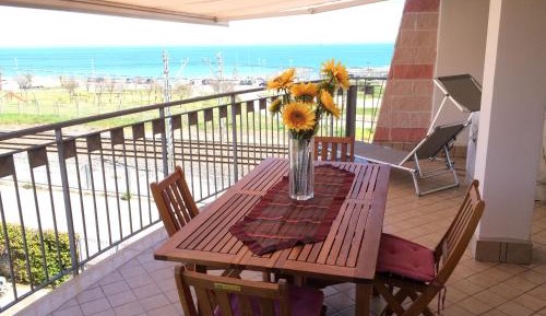 One-Bedroom Apartment with Sea View