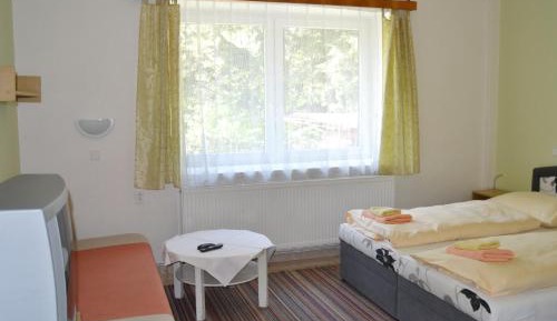 Triple Room with Private Bathroom and Extra Bed
