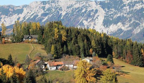 Apartment with Mountain View