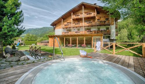 One-Bedroom Apartment with Balcony