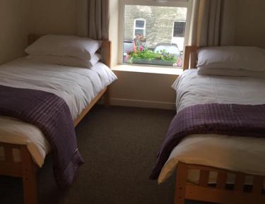 Twin Room with Bathroom