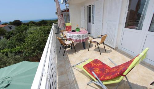 Two-Bedroom Apartment with Balcony and Sea View