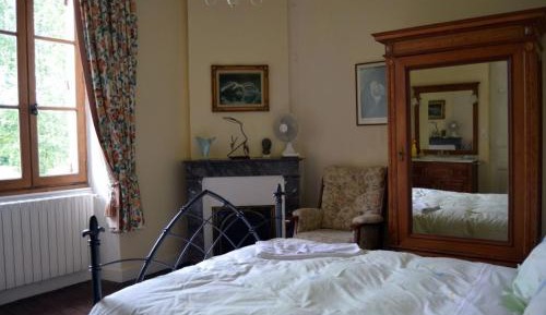Double Room with Shared Toilet