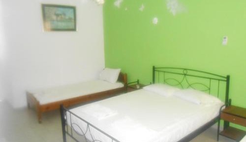 Studio (2-3 Adults)-Ground Floor