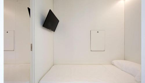 Capsule Single Room with Shared Bathroom