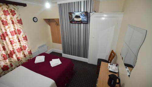 Single Room with Shared Bathroom