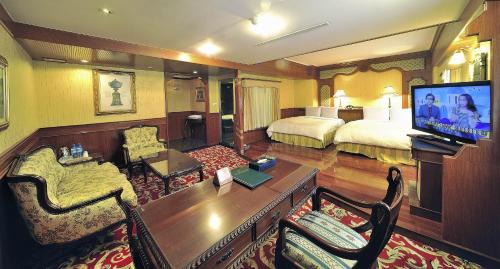 Deluxe Quadruple Room